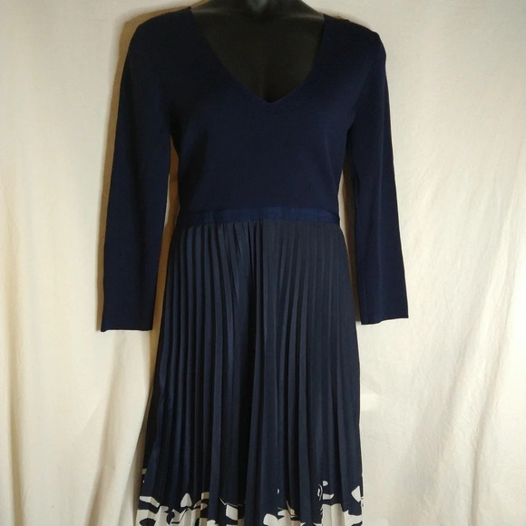 Navy Blue Pleated Dress 😍 - Picture 9 of 16